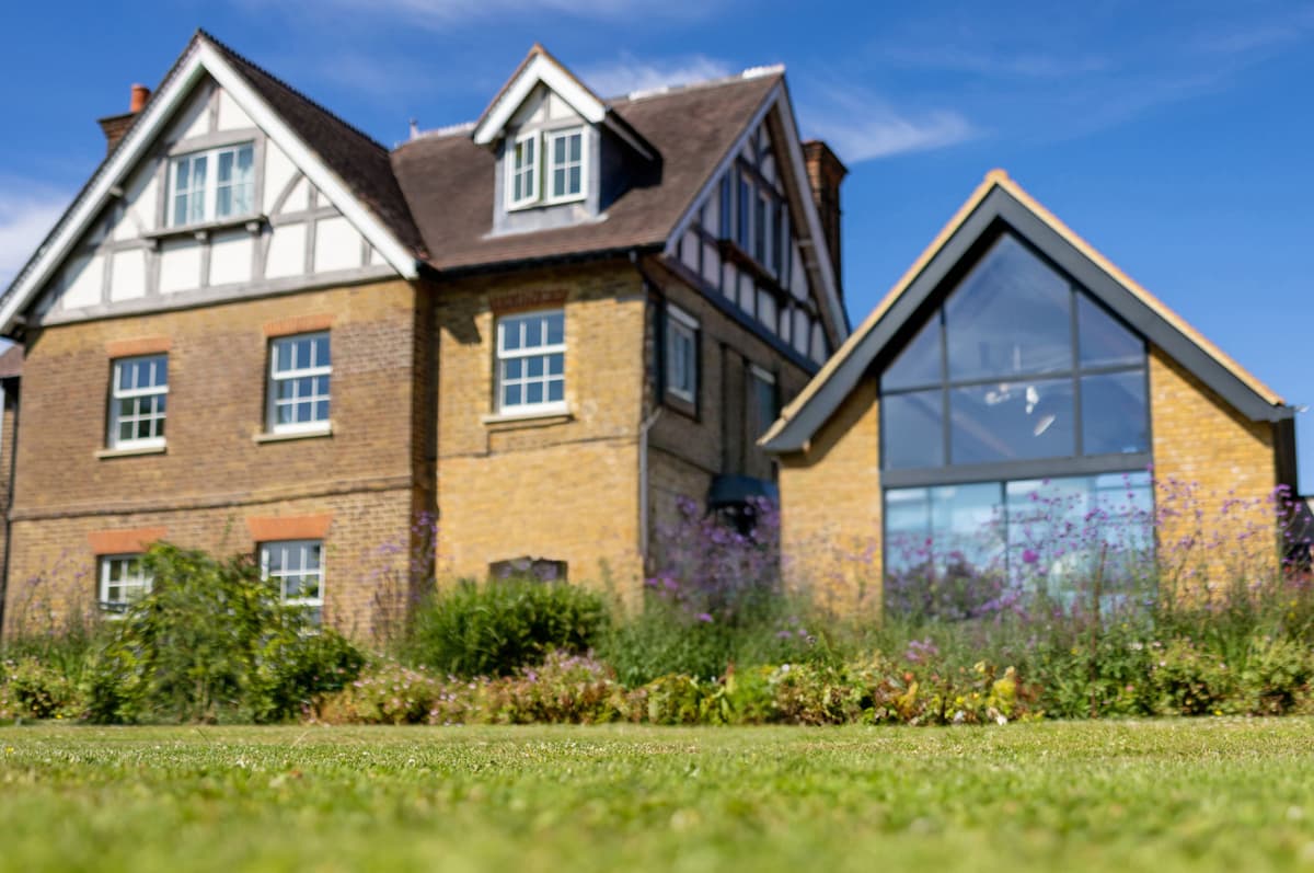 Expert guidance on selling property at auction