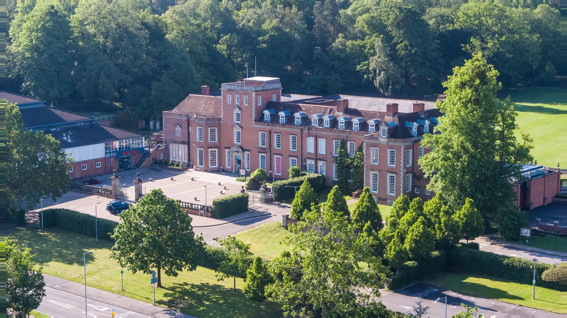 Schools and family amenities in Bracknell