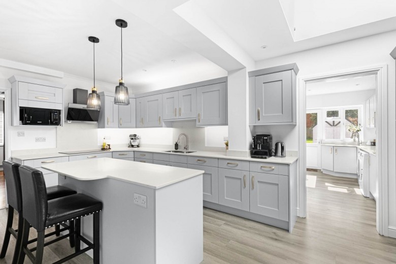 Click the photo for more details of Reading Road, Wokingham