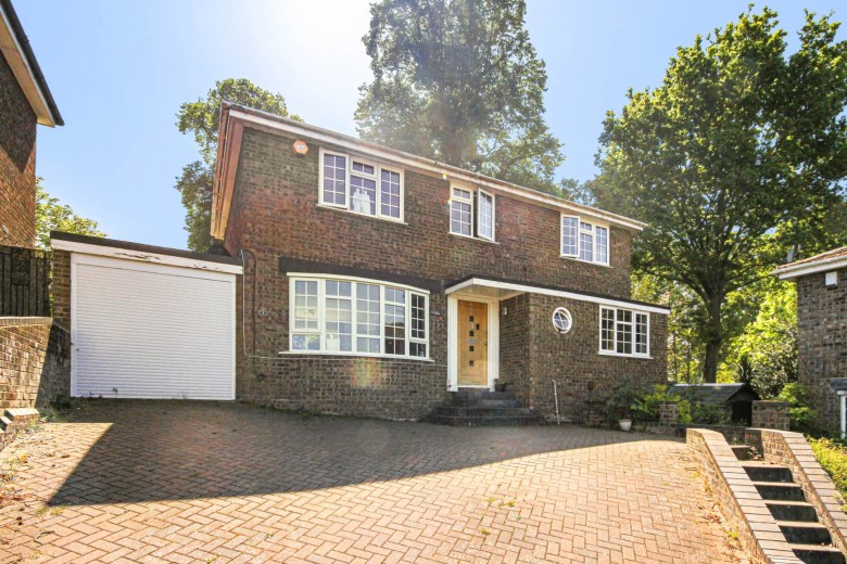 Click the photo for more details of Avon Grove, Bracknell