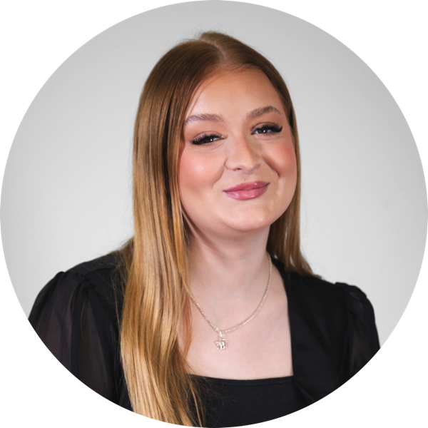 Wiktoria  Kubat, Residential Sales Consultant